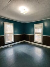 219 West Bell Street, Unit B in Statesville, NC - Building Photo - Building Photo