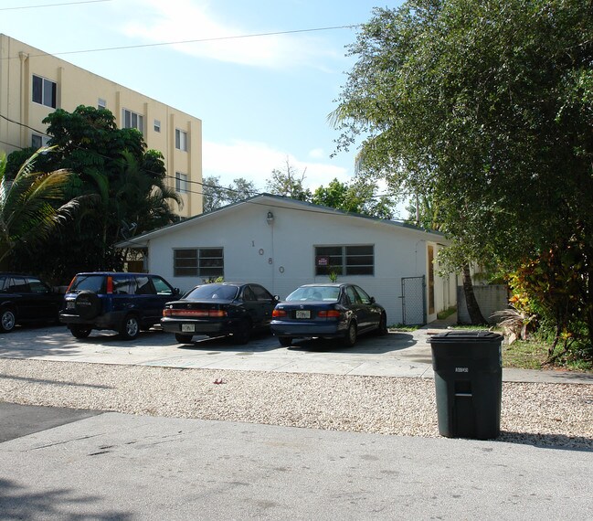 1080 NE 129th St in Miami, FL - Building Photo - Building Photo