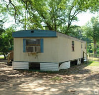 4400 Jernigan Rd in Pace, FL - Foto de edificio - Building Photo