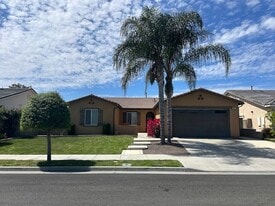 7041 Cayuga Way in Corona, CA - Building Photo