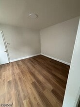 68 Cottage Pl, Unit 1 in East Rutherford, NJ - Foto de edificio - Building Photo