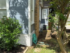 2842 Shoal Crest Ave in Austin, TX - Foto de edificio - Building Photo