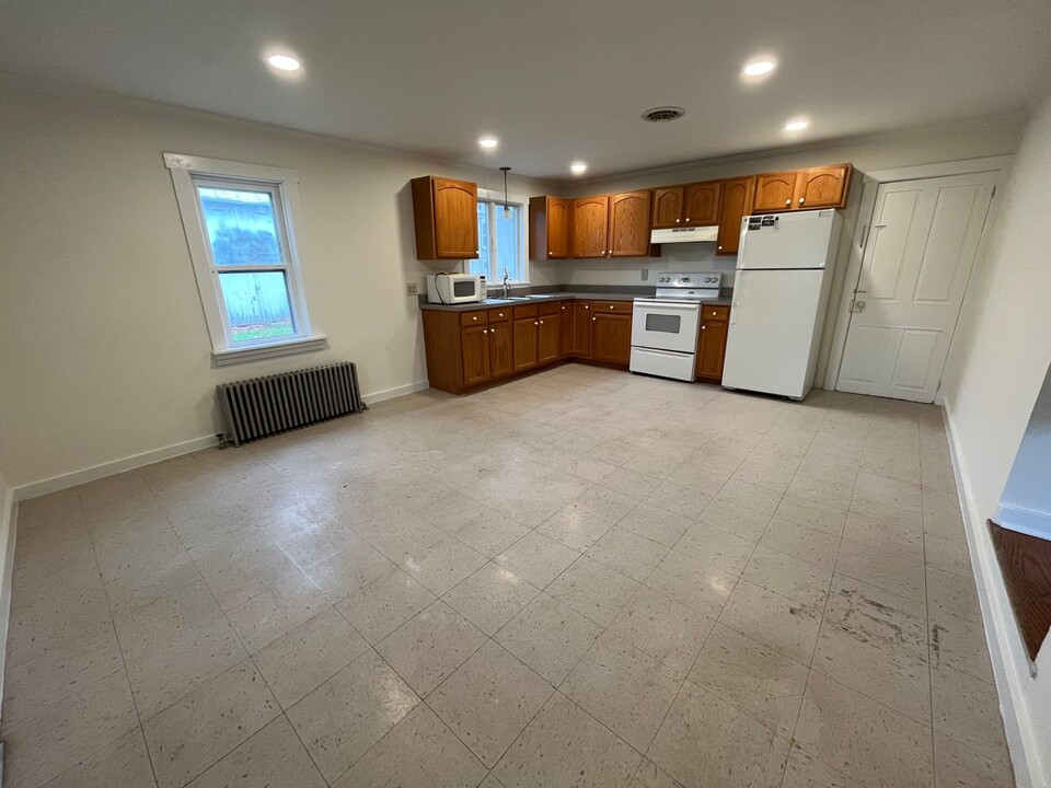316 S Broad St-Unit -Apt 3 (Rear) in Lititz, PA - Building Photo