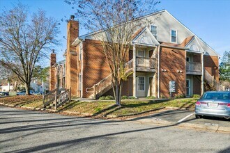 213 Quarter Trail in Newport News, VA - Foto de edificio - Building Photo