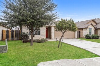 2530 Live Oak Pass in San Antonio, TX - Building Photo - Building Photo