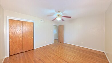 3727 Woodvalley Dr in Houston, TX - Building Photo - Building Photo