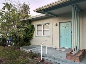 1239 Marseille Dr in Miami Beach, FL - Building Photo - Building Photo