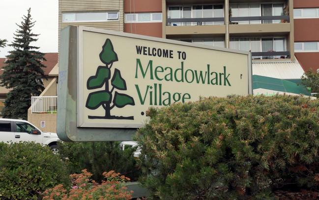 Meadowlark Village Tower A in Edmonton, AB - Building Photo - Other