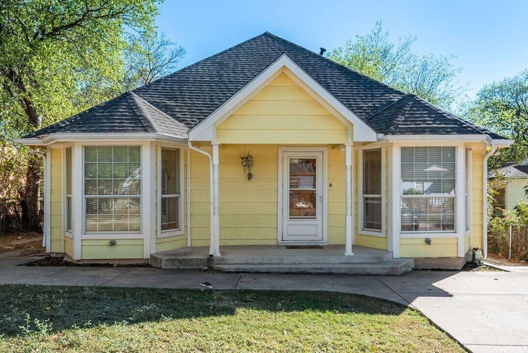 2800 Burchill Rd S in Fort Worth, TX - Building Photo