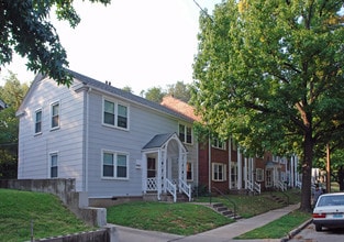 Plaza Town House in Kansas City, MO - Building Photo - Building Photo