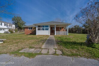 107 Cribbs Ln in Newport, NC - Building Photo - Building Photo