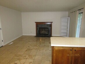 5365 Arnica Way in Santa Rosa, CA - Building Photo - Building Photo
