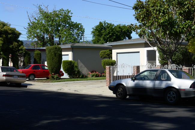 315 Buckeye St in Redwood City, CA - Building Photo - Building Photo