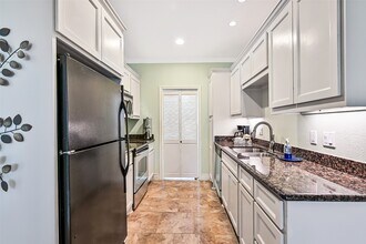 7000 Seawall Blvd in Galveston, TX - Building Photo - Building Photo