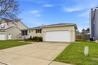 294 Summit Blvd in North Tonawanda, NY - Building Photo - Building Photo