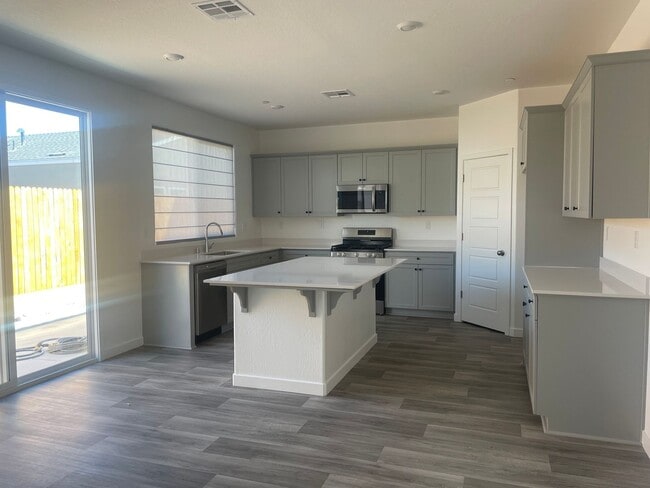 2780 N Jason Ave in Fresno, CA - Building Photo - Building Photo