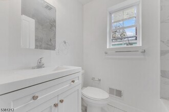 138 Milford Ave in Newark, NJ - Foto de edificio - Building Photo