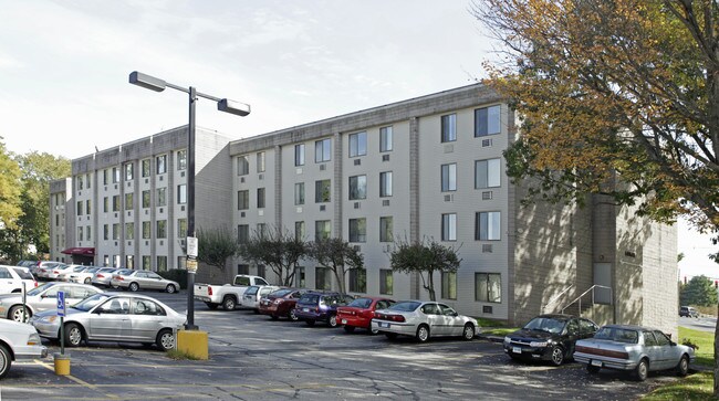 East Gate Apartments in Waterbury, CT - Foto de edificio - Building Photo