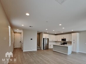 10009 Bismuth St in Las Vegas, NV - Foto de edificio - Building Photo