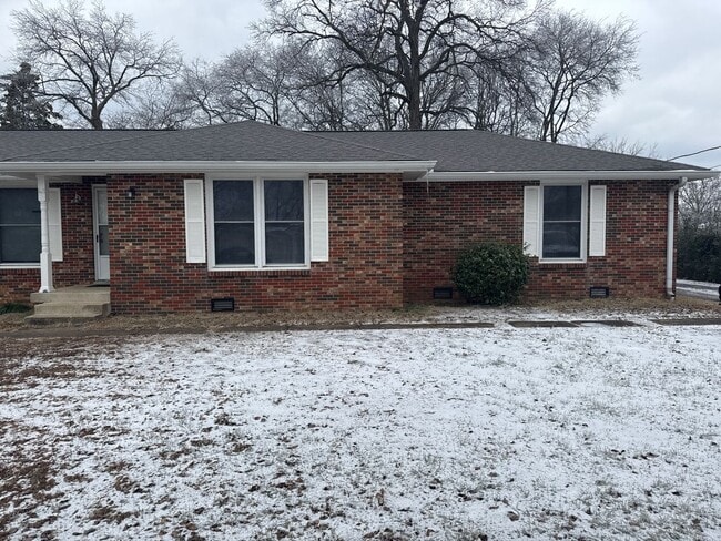 103 Hankins Dr in Lebanon, TN - Building Photo - Building Photo