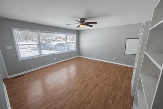 1593 Shady Lane Rd in Columbus, OH - Building Photo - Building Photo