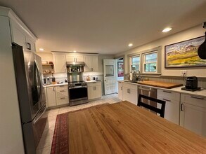 51 Spruce St in Manchester, VT - Building Photo - Building Photo