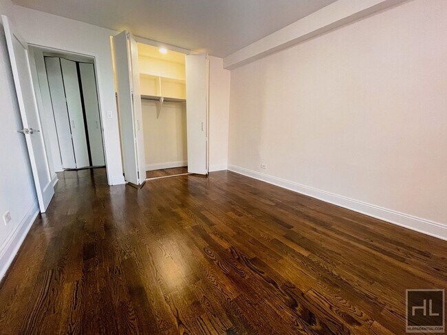 East 82nd Street in New York, NY - Building Photo - Building Photo