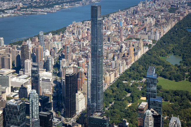 Central Park Tower in New York, NY - Foto de edificio - Building Photo