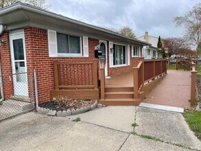 12486 N York Dr in Sterling Heights, MI - Building Photo - Building Photo