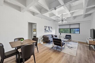 3645 Peachtree Rd NE in Atlanta, GA - Building Photo - Building Photo