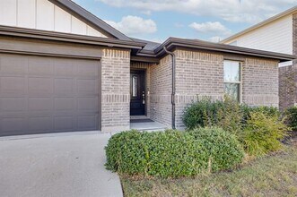 2825 Andesite Ln in Fort Worth, TX - Building Photo - Building Photo