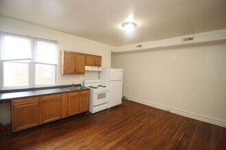 2630 N Charles St in Baltimore, MD - Foto de edificio - Building Photo