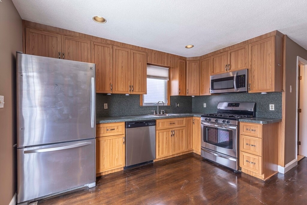948 Broadway in Chelsea, MA - Building Photo
