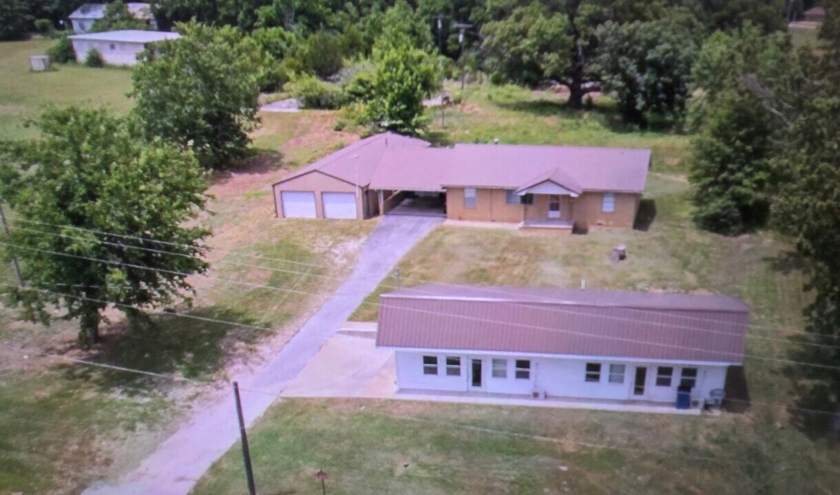 1259 N Business 49, Unit A in Neosho, MO - Foto de edificio