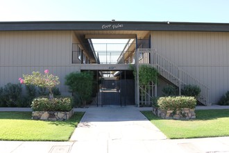 Coco Palms Apartments in El Centro, CA - Building Photo - Building Photo