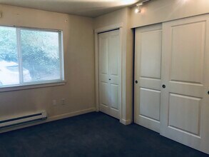 5829 NE 75th St, Unit A336 in Seattle, WA - Building Photo - Building Photo