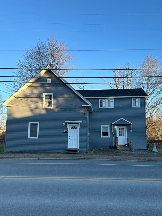 916 Main St, Unit 916 Main St Apartment #1 in Old Town, ME - Building Photo