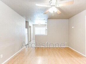 501 S Santa Fe Dr in Edmond, OK - Building Photo - Building Photo