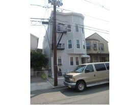 262 Hope Ave in Passaic, NJ - Building Photo