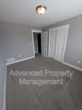 1520 Foxwood Pass in Oconomowoc, WI - Building Photo - Building Photo