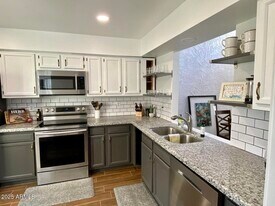 5100 N Miller Rd in Scottsdale, AZ - Building Photo