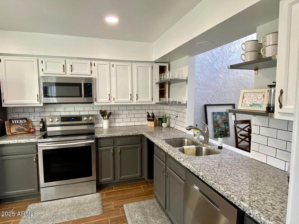 5100 N Miller Rd in Scottsdale, AZ - Building Photo