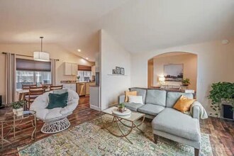 1308 Brown St in Wenatchee, WA - Foto de edificio - Building Photo
