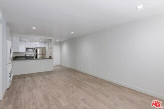 1535 N Kenmore Ave in Los Angeles, CA - Building Photo - Building Photo