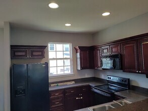 611 Atkinson Dr in Hinesville, GA - Building Photo - Building Photo