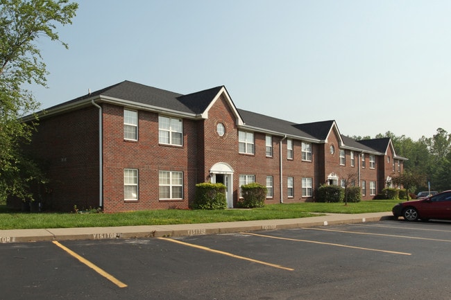 Christopher Crossing in Jeffersonville, IN - Foto de edificio - Building Photo