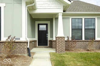 15384 Cardonia Rd in Fishers, IN - Foto de edificio - Building Photo