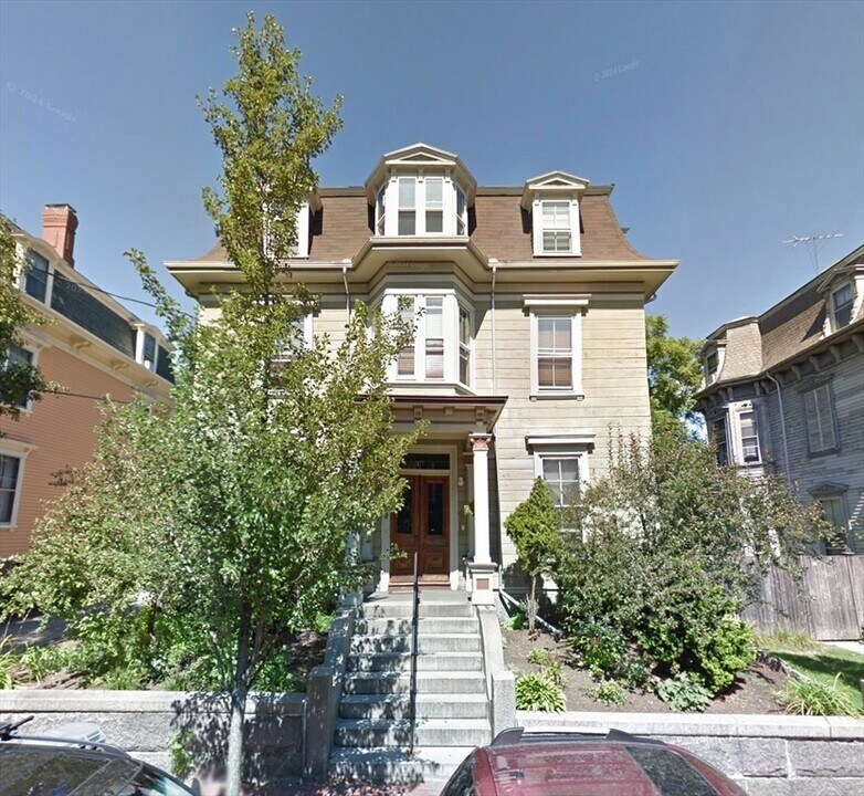 15 Bigelow St in Cambridge, MA - Building Photo
