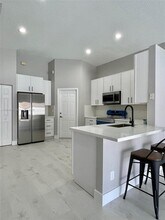 1748 SW 108th Way in Davie, FL - Foto de edificio - Building Photo