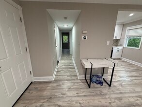 224 E Avon Rd, Unit 2-nd floor in Brookhaven, PA - Building Photo - Building Photo